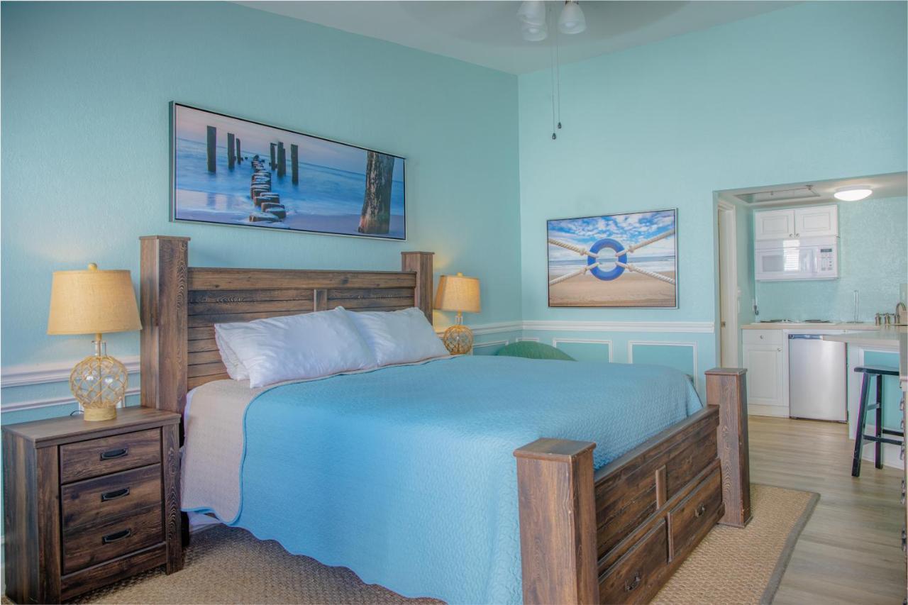 Sea And Breeze Hotel And Condo 티베아일랜드 외부 사진
